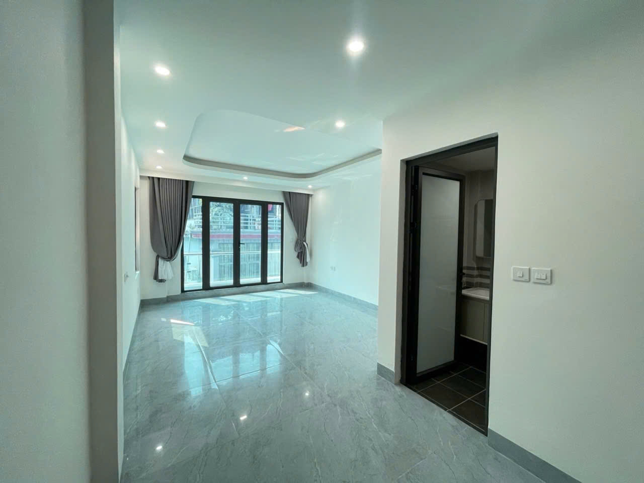 🔥🔥 12 TỶ – SỞ HỮU NGAY NHÀ PHỐ TRẠM LÔ GÓC 7 TẦNG, GARA Ô TÔ, THANG MÁY! 🔥🔥
🚨 CHỦ ĐANG GIẢM 16007445