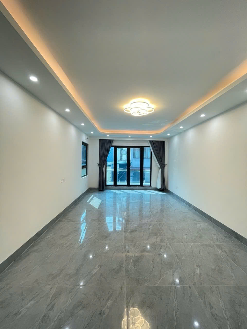 🔥🔥 12 TỶ – SỞ HỮU NGAY NHÀ PHỐ TRẠM LÔ GÓC 7 TẦNG, GARA Ô TÔ, THANG MÁY! 🔥🔥
🚨 CHỦ ĐANG GIẢM 16007445