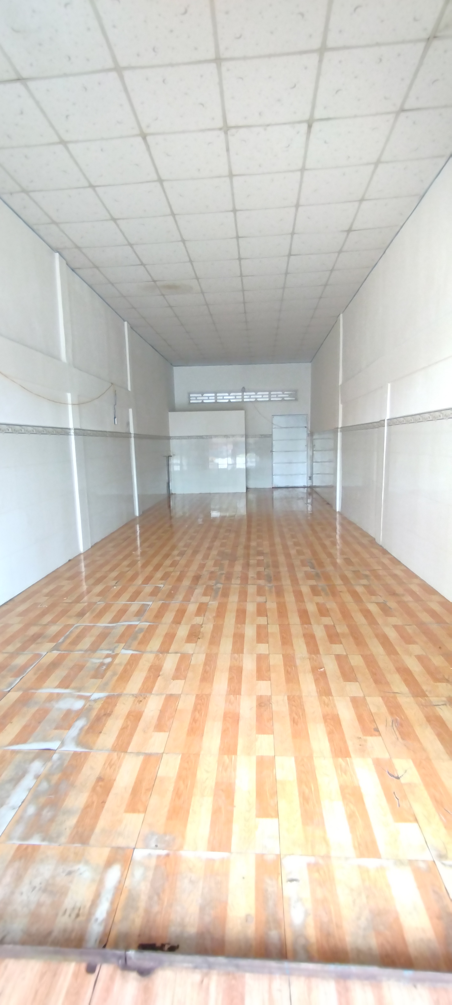 Cho thuê nhà mặt tiền ngang 4m mặt bằng kinh doanh kv ngã 4 đầu đường Đinh Tiên Hoàng,p.Tân Hạnh, Vĩnh Long  16007448