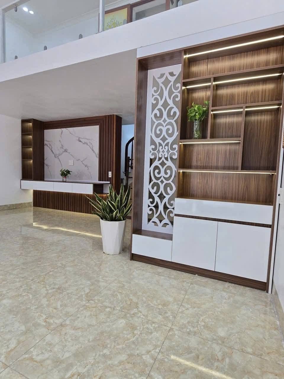 Bán nhà 3.5 tầng ngõ phố Quyết Thắng, ph Phạm Ngũ Lão, TP HD, 45m2, mt 5.8m, đường oto 16007535