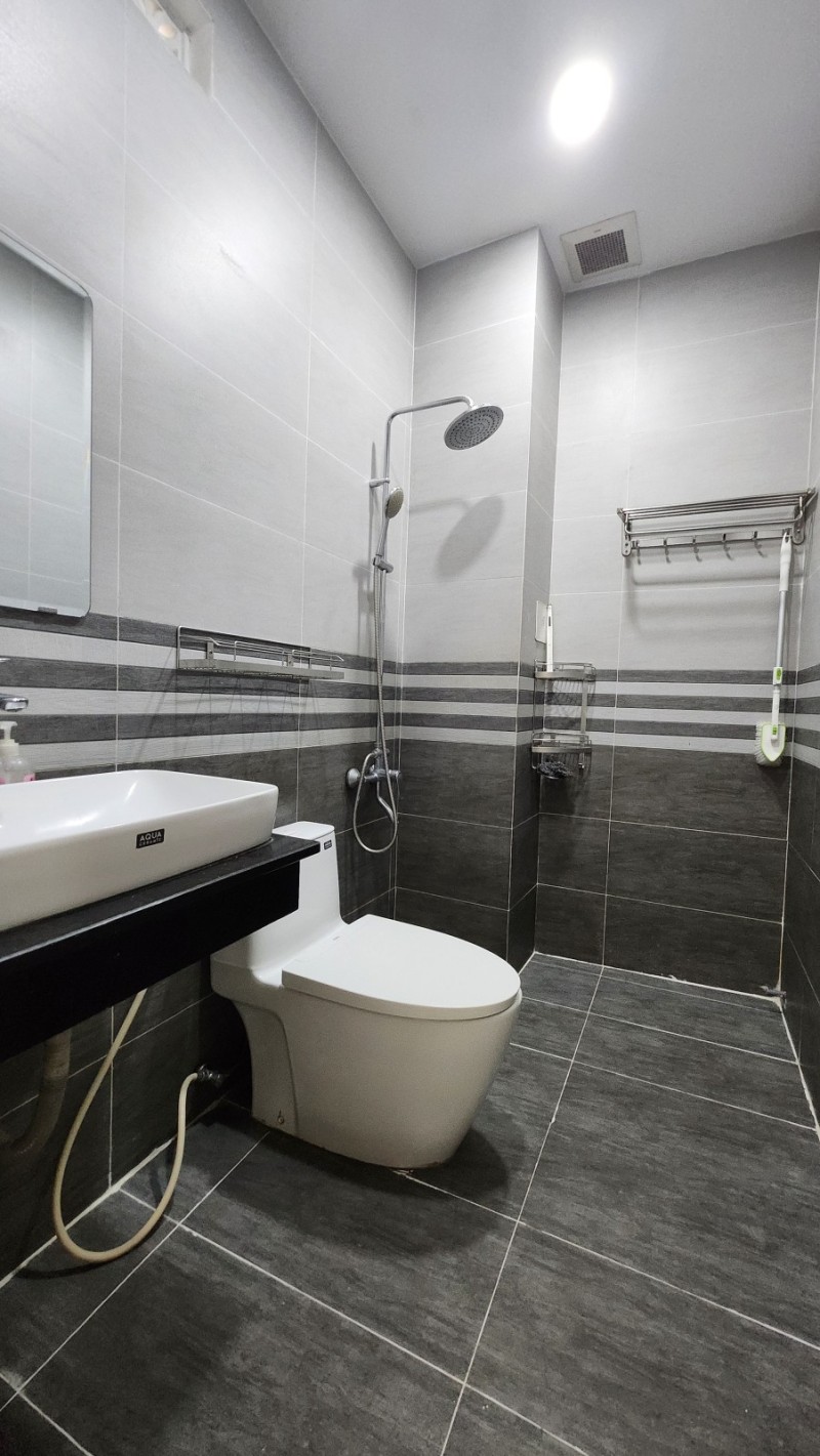 Bán nhà 3 tầng đường số 12, Hiệp Bình Phước, Thủ Đức, 84m2, 4PN, sổ hồng riêng, giá 6,78  tỷ. 16007565