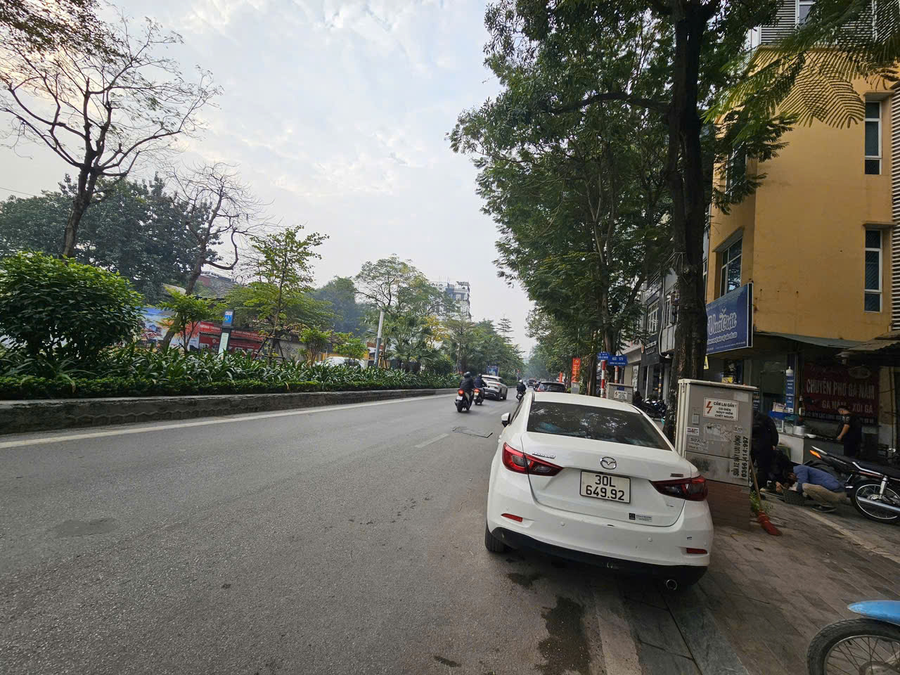 “Hồ Tây đẹp nhất chiều tà, Còn đây là căn nhà khiến ta muốn về.” 16007567