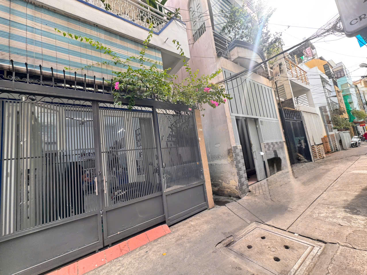 BÁN NHÀ 2 TẦNG MẶT TIỀN HẺM XE HƠI NGỦ TRONG NHÀ Đ.LÊ THỊ RIÊNG, Q1 - NGANG HIẾM 6M*26M SỔ HÒNG 16007647