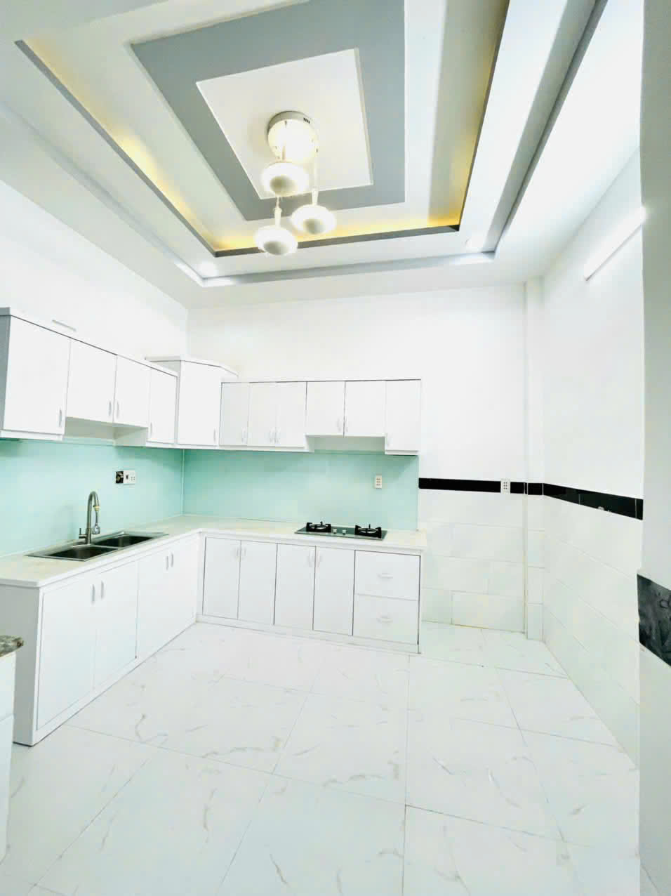 10 TRIỆU/THÁNG NGUYÊN CĂN 4PN HẺM XE HƠI 16007649