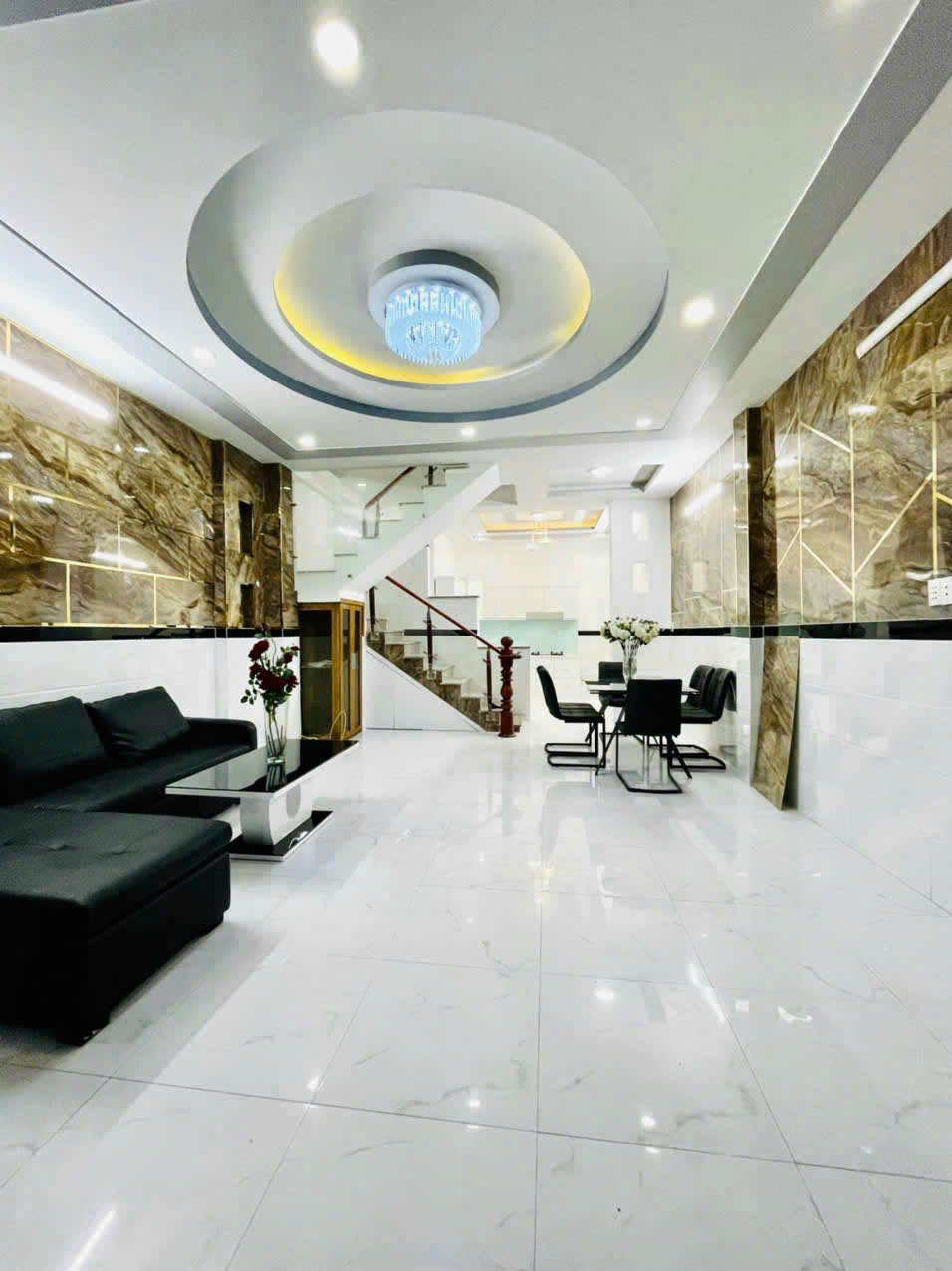 10 TRIỆU/THÁNG NGUYÊN CĂN 4PN HẺM XE HƠI 16007650