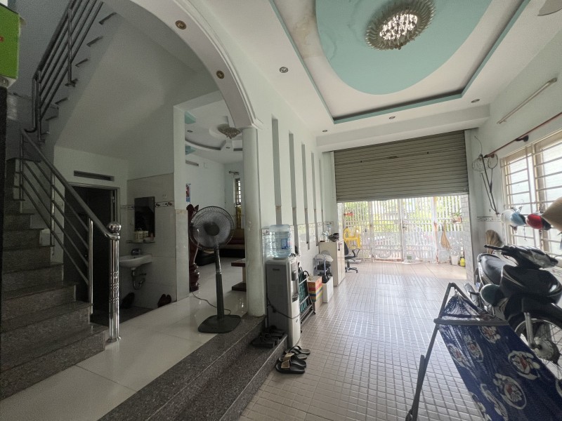 Bán nhà 2 tầng, 78m2 tại đường số 4, Linh Tây, Thủ Đức, TP HCM. Sổ hồng riêng, giá chỉ 5,68  tỷ. 16007672