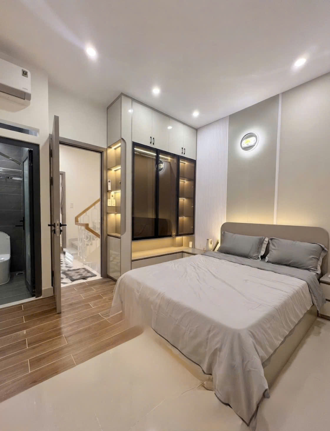 NGAY ĐOẠN ĐƯỜNG VIP PHẠM VĂN BẠCH - 4 TẦNG (4 X 14M) - MỚI XÂY Ở NGAY 16007851