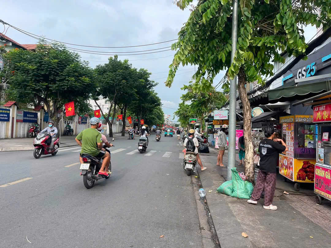 SANG QUÁN MÌ CAY ĐỐI DIỆN TRƯỜNG CẤP 3 , MB BAO ĐẸP, ĐƯỜNG RẤT ĐÔNG, Tel : 0706768078 ( chính chủ ) 16007967