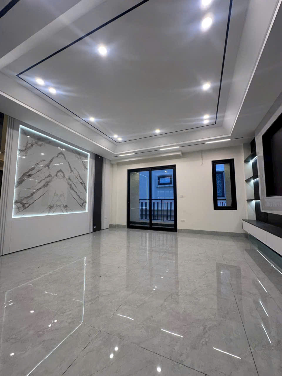 Bán nhà Tư Đình,Long Biên 6 tầng,103m,mt6.5m oto vào nhà nhỉnh 23 tỷ  16007972