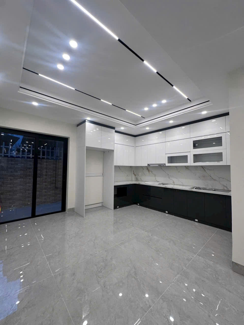 Bán nhà Tư Đình,Long Biên 6 tầng,103m,mt6.5m oto vào nhà nhỉnh 23 tỷ  16007972
