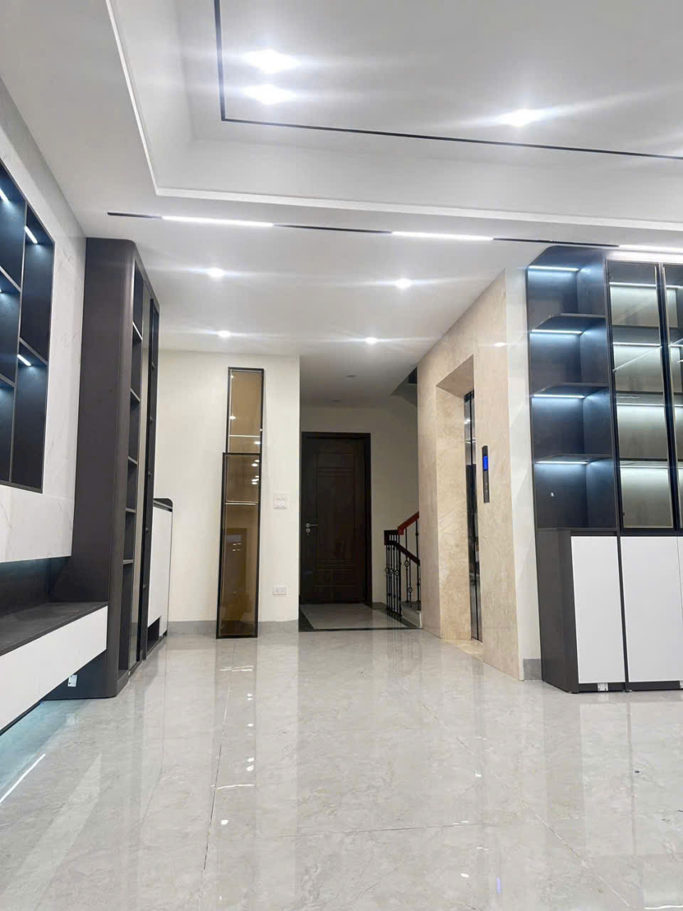 Bán nhà Tư Đình,Long Biên 6 tầng,103m,mt6.5m oto vào nhà nhỉnh 23 tỷ  16007972