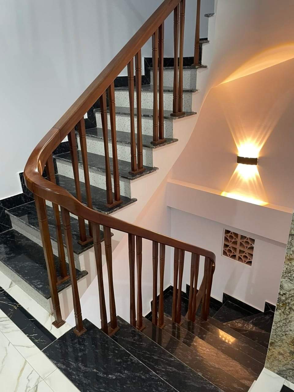 Cho thuê nhà, 112m2_ 5T; Hoàng Quốc Việt, Tô Hiệu, Nghĩa Tân -27 tr 16008096
