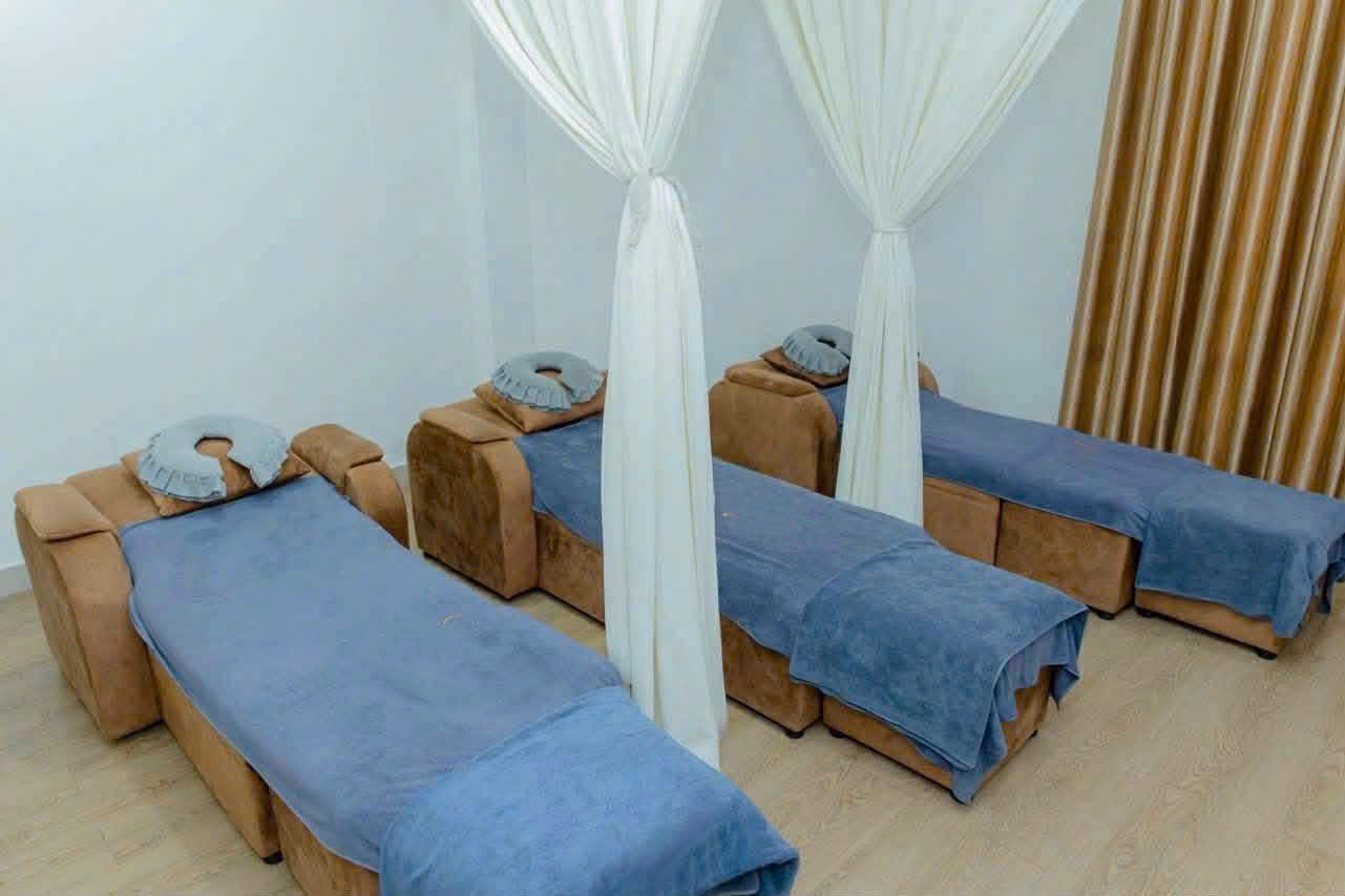 CHÍNH CHỦ CẦN SANG NHƯỢNG TIỆM DỊCH VỤ – KHU SÂN BAY TÂN BÌNH Sang toàn bộ nội thất & trang thiết 16008105