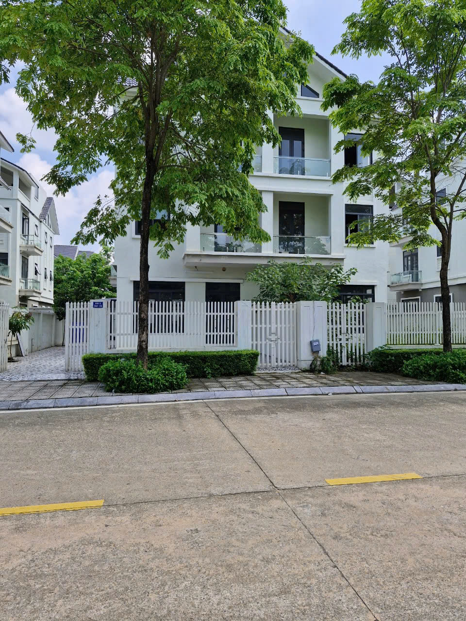 Cho thuê nhà, Thái Hà, Tây Sơn, Láng Hạ, THANG MÁY, 335m2x 3.5T -60 tr 16008111
