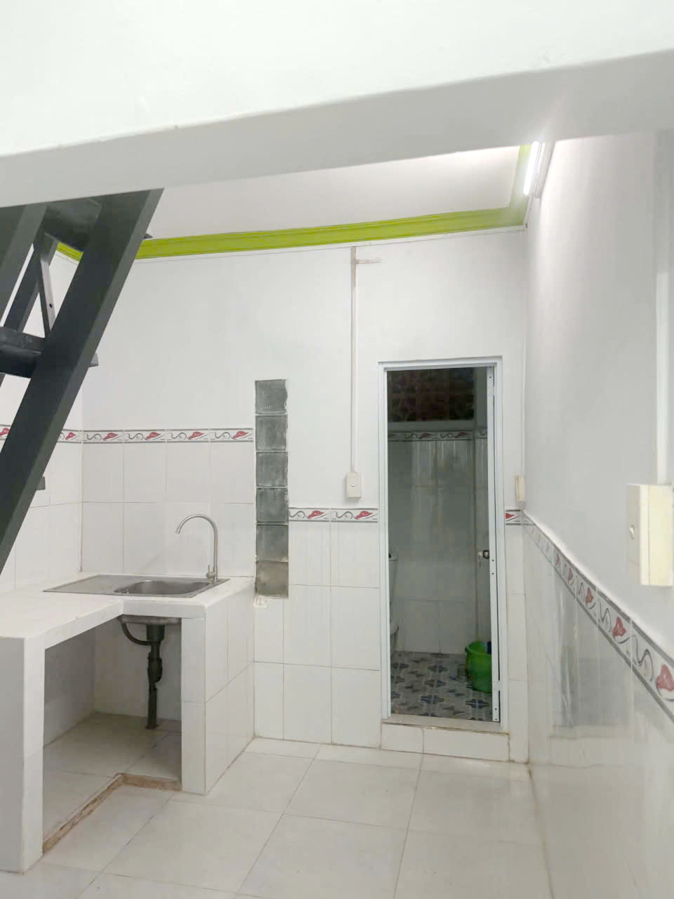 Nhà mới 2 tầng nở hậu L 7.5m sát đường Tùng Thiện Vương P13Q8. Giá: 3 tỷ 16008175