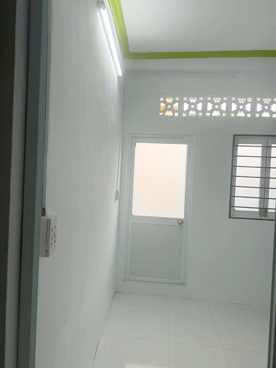 Nhà mới 2 tầng nở hậu L 7.5m sát đường Tùng Thiện Vương P13Q8. Giá: 3 tỷ 16008175