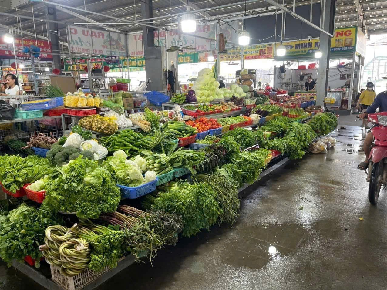CẦN SANG NHƯỢNG Nhanh Sạp Rau  chợ Bà Tri, Đ. Tân Hiệp 17, P. Tân Hiệp, TP. Tân Uyên, Bình Dương 16008187