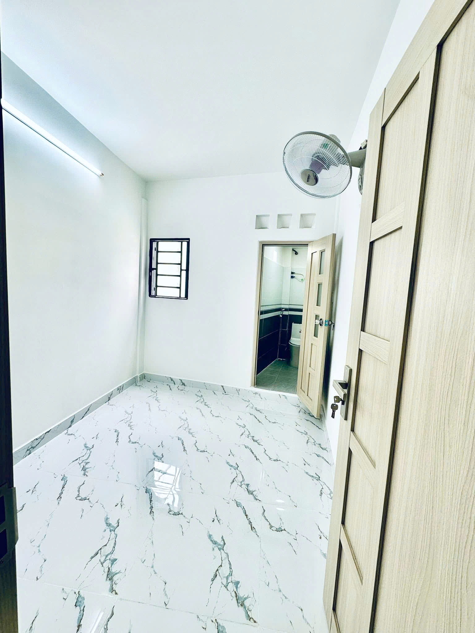 Nhà mới 1 lầu/2PN hẻm 136 Nguyễn Thị Tần P2Q8 đối diện chợ Rạch Ông 16008193