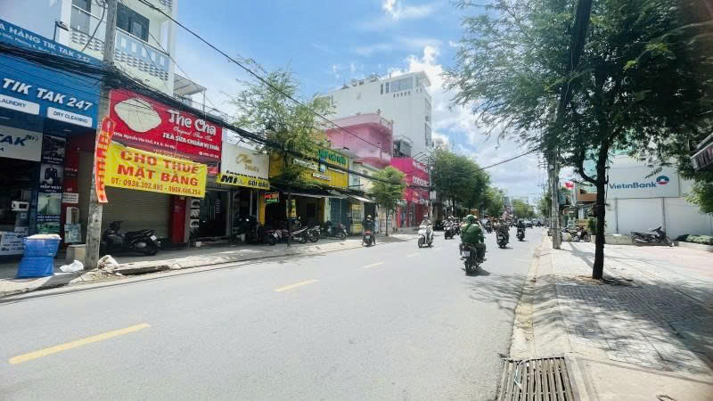 Bán nhà Mặt tiền Nguyễn Văn Khối, gần Phạm Văn Chiêu- 4,2x10m, 3 Tầng, HĐT 20 tr, 7,8 Tỷ. 16008232