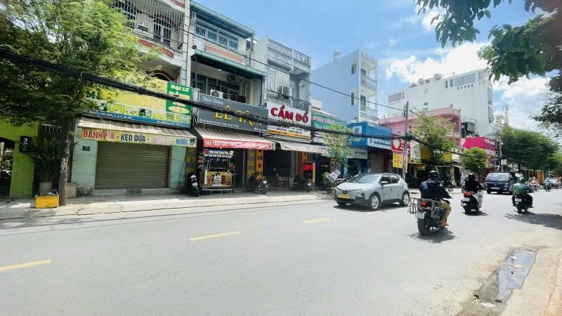Bán nhà Mặt tiền Nguyễn Văn Khối, gần Phạm Văn Chiêu- 4,2x10m, 3 Tầng, HĐT 20 tr, 7,8 Tỷ. 16008232