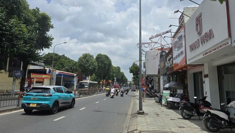 Bán Nhà Mặt tiền Quang Trung - giao Thống Nhất, 4,2x17,5m, 3 T- 3 PN, 1 đời chủ, 13,4 Tỷ. 16008233