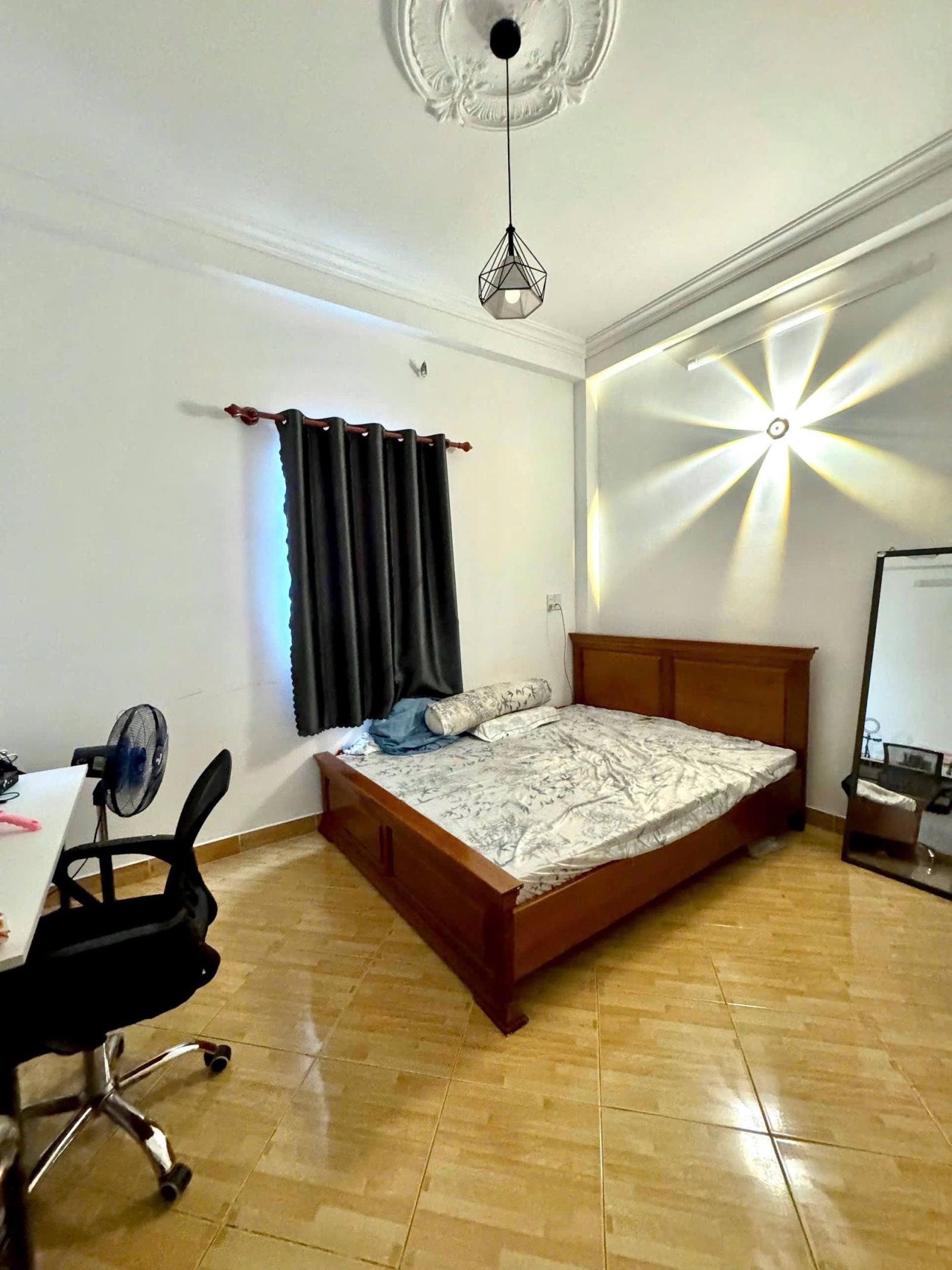 Bán nhà đẹp 4 tầng ngay ĐH Văn Lang  hẻm xe hơi Dương Quảng Hàm Gò Vấp 45M2, 6.5 tỷ còn bớt 16008248