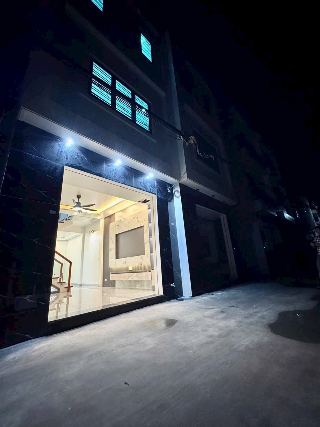 Bán nhà ngõ phố Trương Hán Siêu, ph Nhị Châu, TP HD, hơn 40m2, 3 tầng, 3 ngủ, 3 vs, 1.85 tỷ 16008254