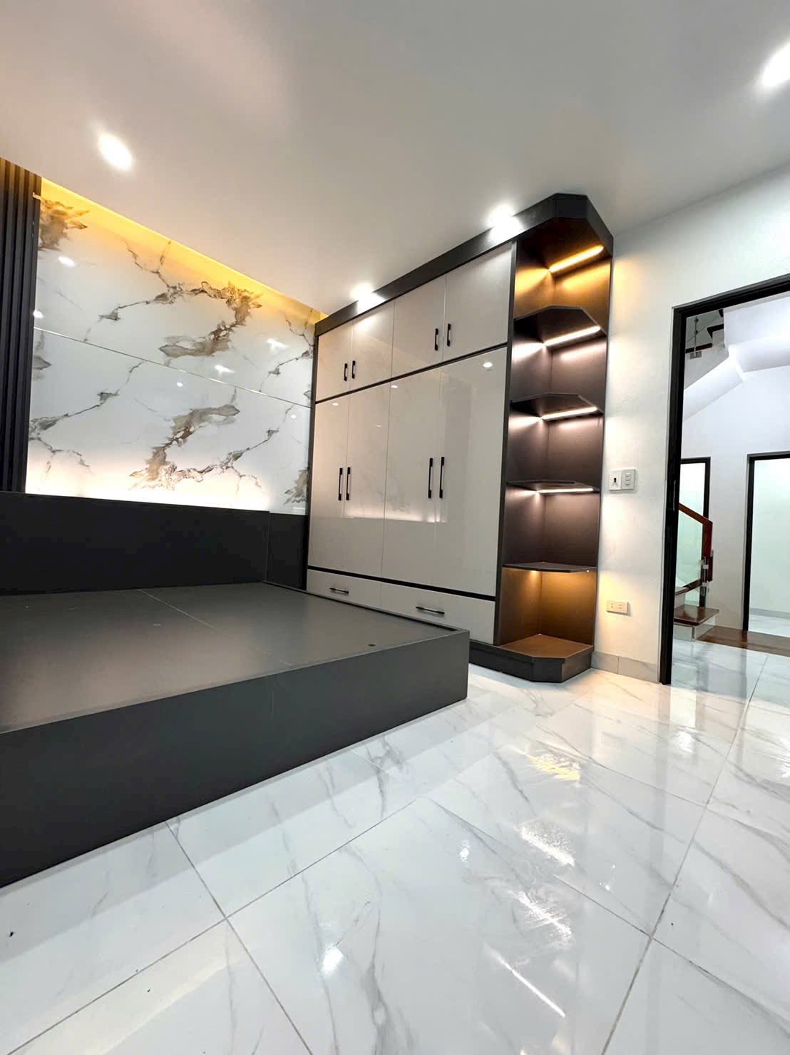 Bán nhà ngõ phố Trương Hán Siêu, ph Nhị Châu, TP HD, hơn 40m2, 3 tầng, 3 ngủ, 3 vs, 1.85 tỷ 16008254