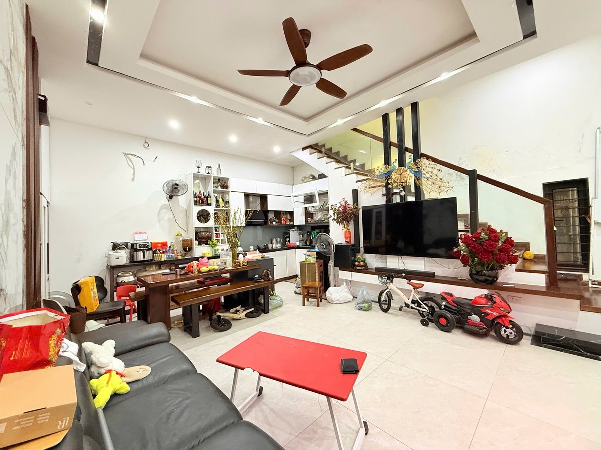 Bán Nhà Hoàng Văn Thái. Thanh Xuân. DT 64m2. MT 7.2m. 4 Tầng. Giá 13.4 Tỷ. 16008259