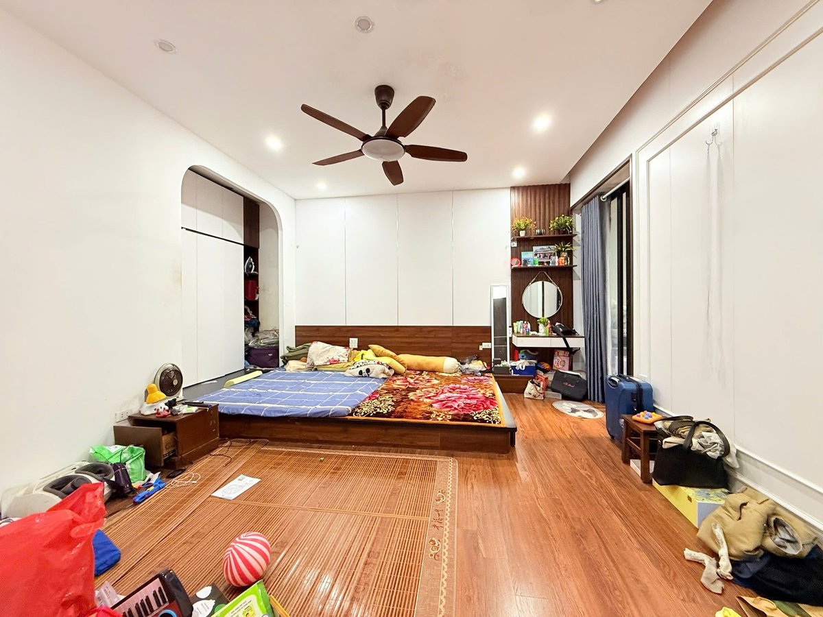Bán Nhà Hoàng Văn Thái. Thanh Xuân. DT 64m2. MT 7.2m. 4 Tầng. Giá 13.4 Tỷ. 16008259
