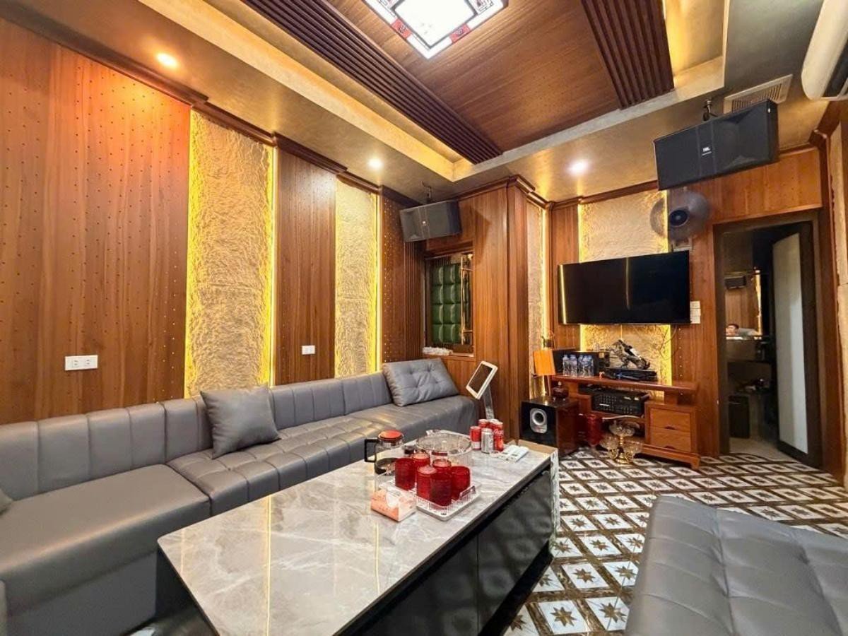 Bán Nhà Đặng Văn Ngữ. Đống Đa. 8 Tầng Thang Máy. DT 75m2. MT 6.9m. Giá 24.8 Tỷ. 16008265