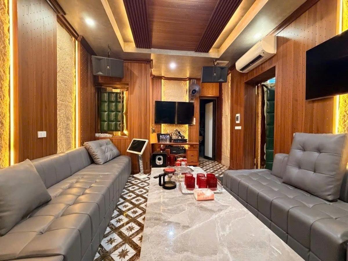Bán Nhà Đặng Văn Ngữ. Đống Đa. 8 Tầng Thang Máy. DT 75m2. MT 6.9m. Giá 24.8 Tỷ. 16008265