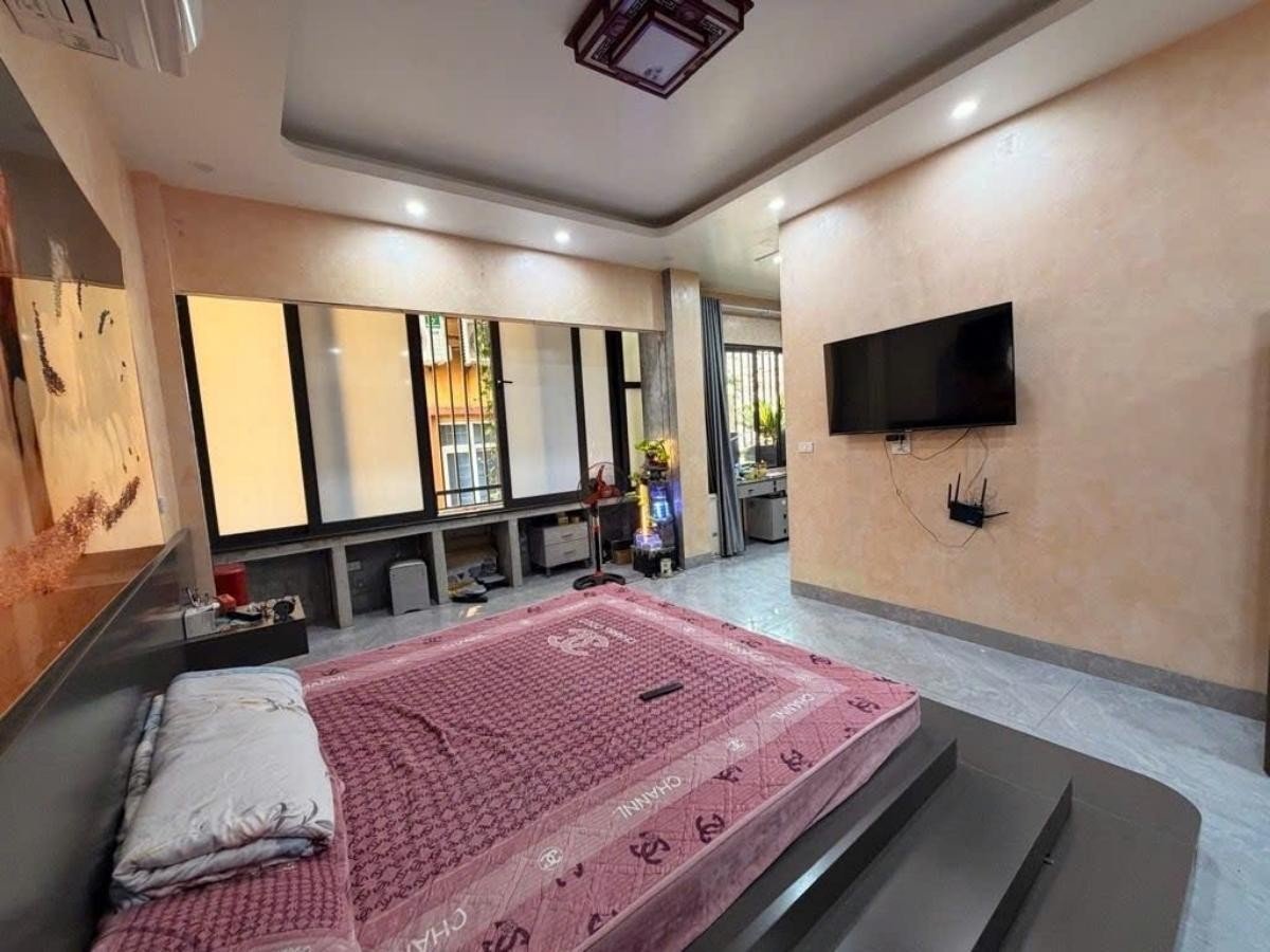 Bán Nhà Đặng Văn Ngữ. Đống Đa. 8 Tầng Thang Máy. DT 75m2. MT 6.9m. Giá 24.8 Tỷ. 16008265