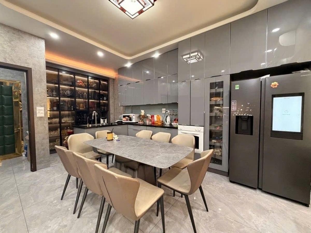 Bán Nhà Đặng Văn Ngữ. Đống Đa. 8 Tầng Thang Máy. DT 75m2. MT 6.9m. Giá 24.8 Tỷ. 16008265