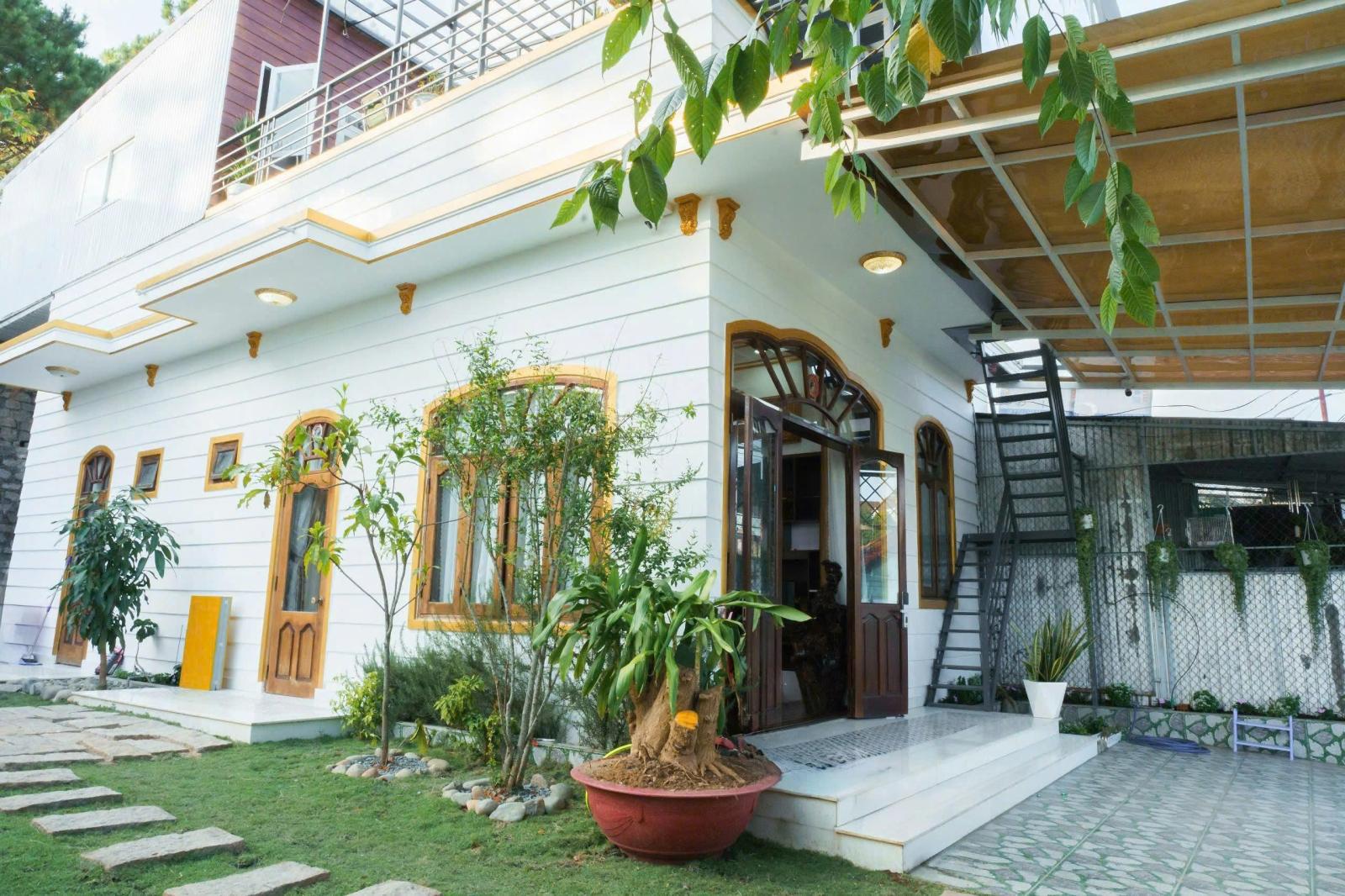 Cho thuê villa sân vườn full nội thất cao cấp có bồn tắm đường Vạn Kiếp giá 20 triệu tại Đà Lạt Lâm 16008274