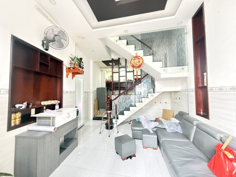 Bán nhà 4 tầng đường số 6, Linh Tây, Thủ Đức, TP HCM. DT 62m2, sổ hồng riêng.  Giá 5,18 tỷ. 16008283