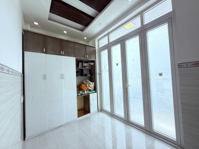 Bán nhà 4 tầng đường số 6, Linh Tây, Thủ Đức, TP HCM. DT 62m2, sổ hồng riêng.  Giá 5,18 tỷ. 16008283