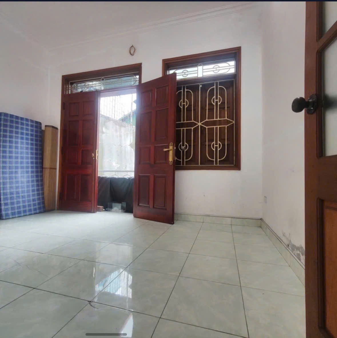 Cho thuê nhà Nguyên Căn Nguyễn Văn Cừ- 70m 3 tầng 4 ngủ  8,7 tr/ tháng 16008474