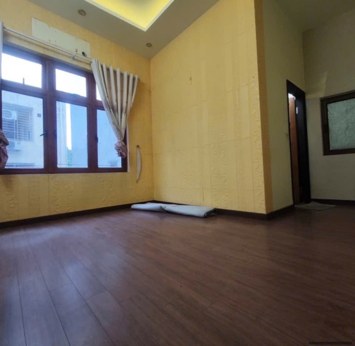 Cho thuê nhà Nguyên Căn Nguyễn Văn Cừ- 70m 3 tầng 4 ngủ  8,7 tr/ tháng 16008474