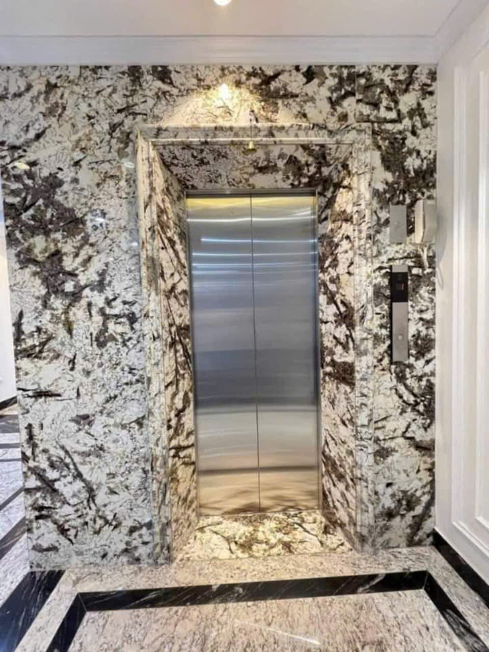 Cho thuê nhà, THANG MÁY, 99m2- 5T, Nguyễn Tuân, Vũ Trọng Phụng -24 tr 16008504