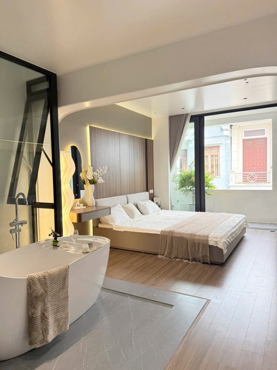 Bán nhà 6 tầng mặt phố Đặng Thai Mai, ph Tân Bình, TP HD, 60m2, mt 5m, full đồ, thang máy 16008506