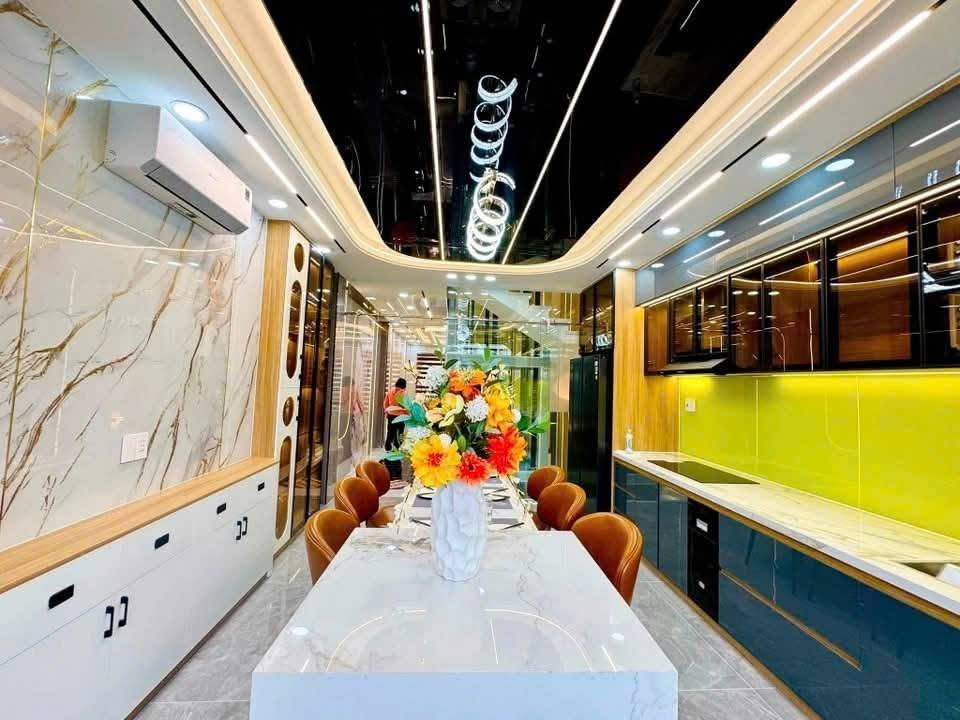 Bán nhà mặt tiền 1 lửng 4 lầu 4x20m giá 8,9 tỷ Đường Thới An 12 16008545