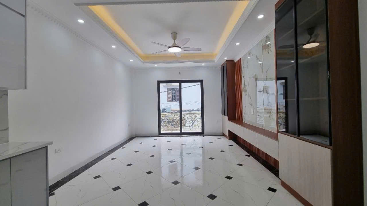 🔥🔥 SIÊU PHẨM NHÀ MẶT NGÕ Ô TÔ TRÁNH – TƯ ĐÌNH 🔥🔥
🏡 46M² × 6 TẦNG  GARA Ô TÔ  THANG MÁY  FULL 16008547