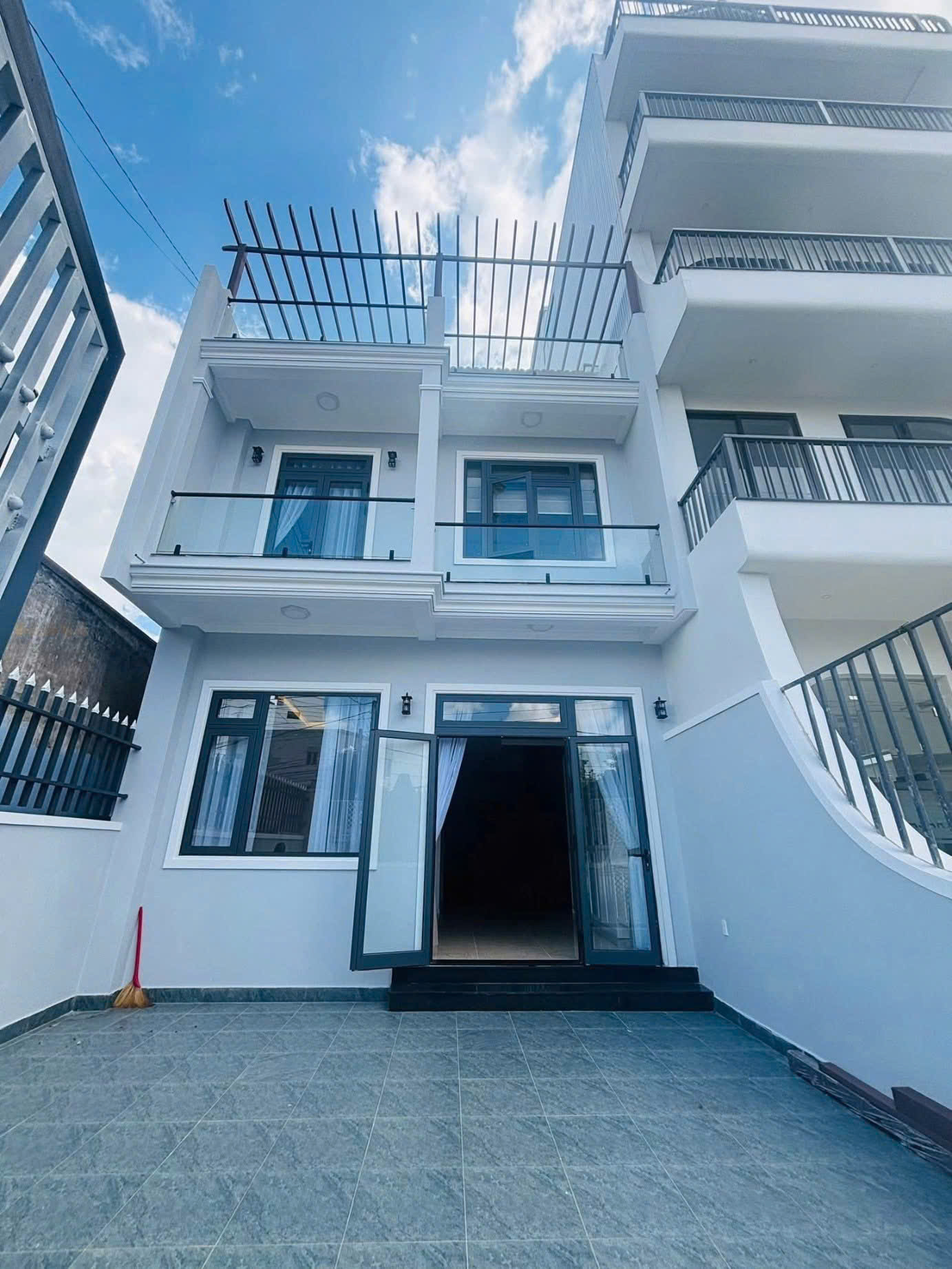 Cho thuê nhà đẹp view thoáng 5 phòng ngủ Mê Linh giá 40 triệu tại Đà Lạt Lâm Đồng 16008572