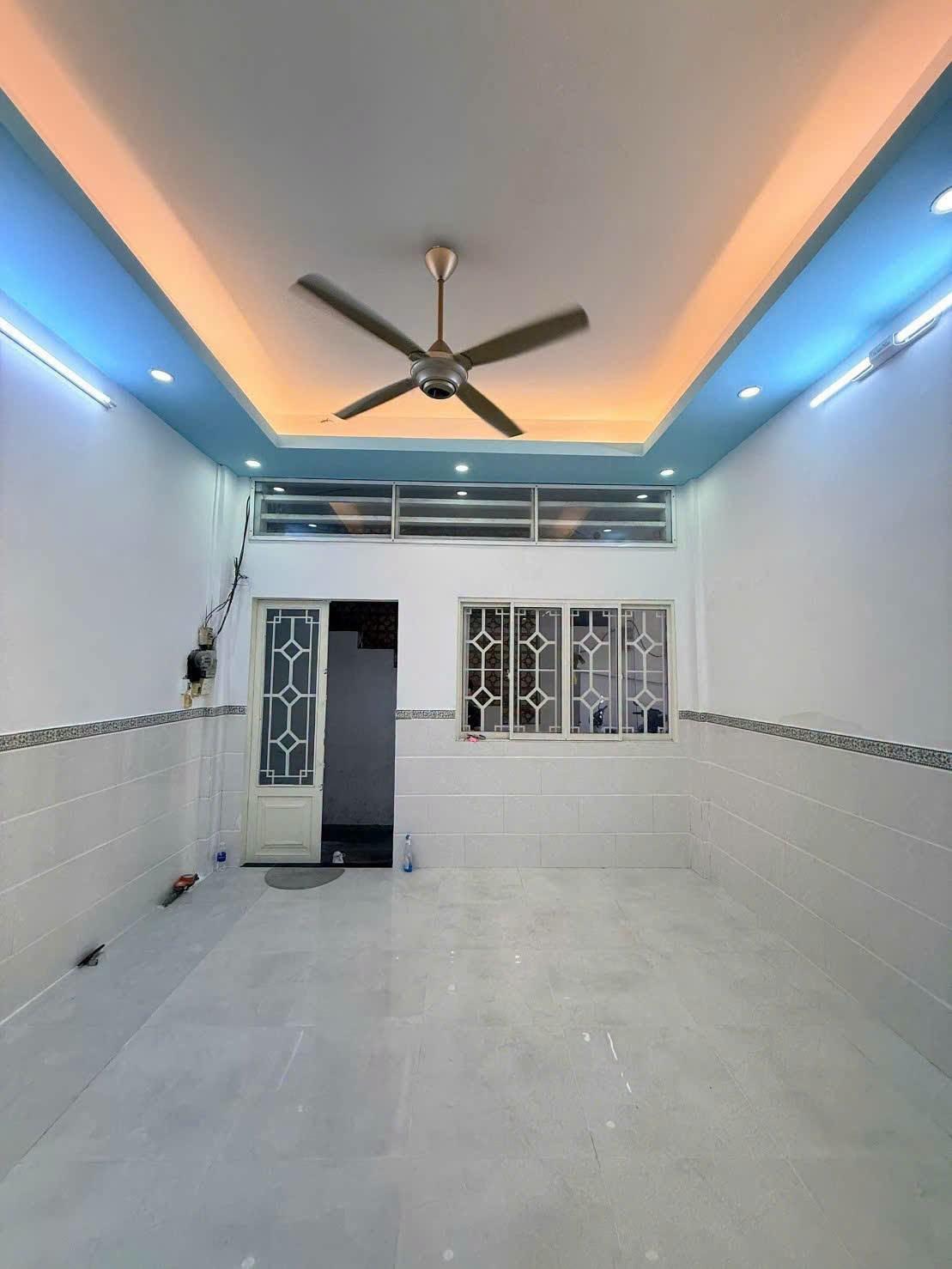 Bán căn hộ Trần Hữu Trang, DT 41m2, 2 phòng ngủ, xung quanh nhiều tiện ích trường, chợ 16008632