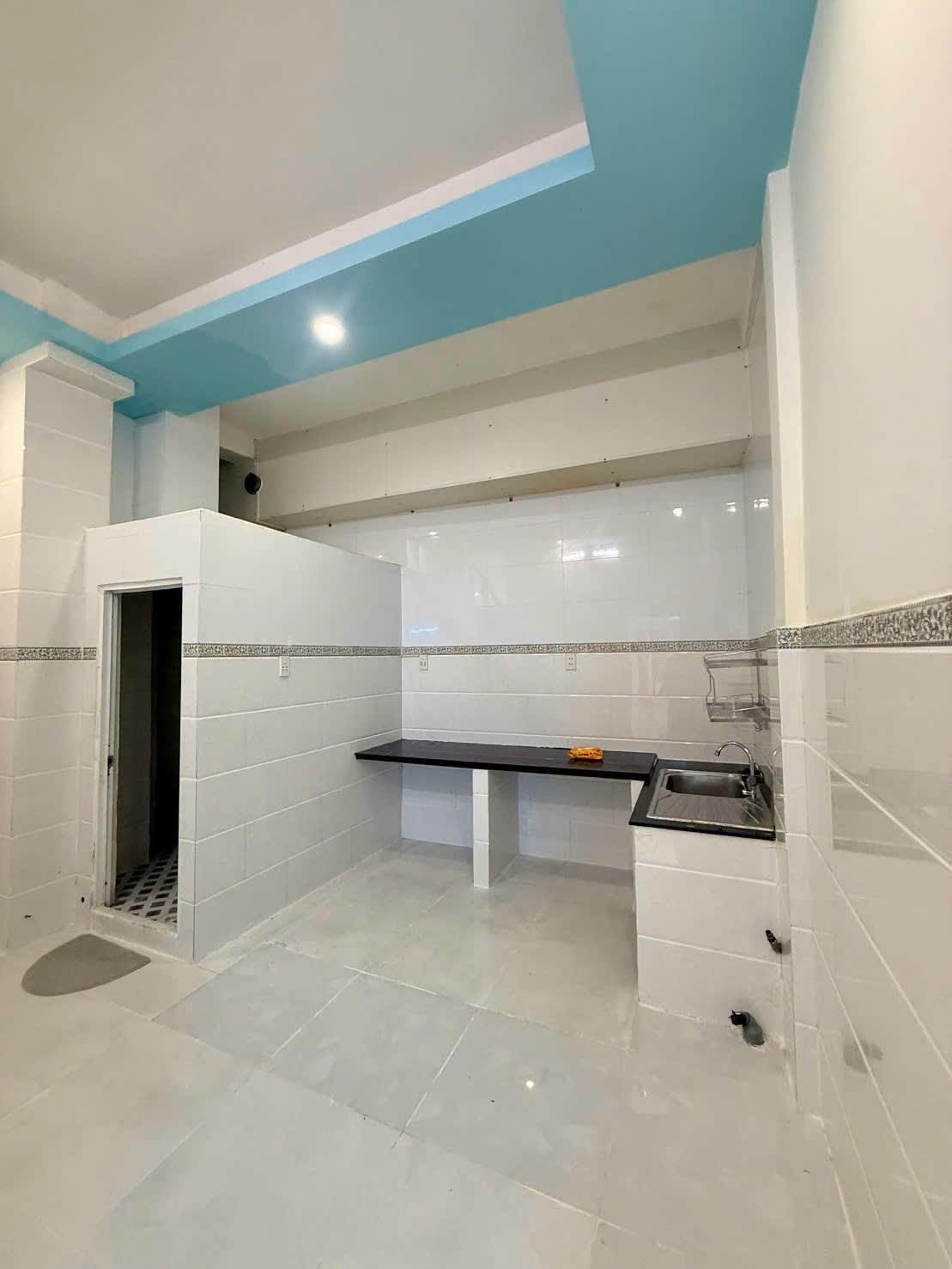 Bán căn hộ Trần Hữu Trang, DT 41m2, 2 phòng ngủ, xung quanh nhiều tiện ích trường, chợ 16008632