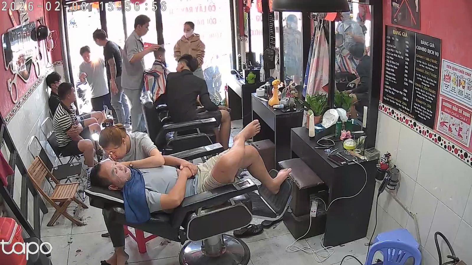 CẦN SANG TIỆM TÓC – GẤP TRONG THÁNG NÀY Vị trí: Đường Lê Văn Việt, Quận 9, TP.HCM 16008634