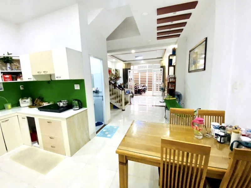 Bán nhà đường 339, Phước Long B, Q9, Thủ Đức, TP HCM. DT 100m2, 4 tầng, sổ hồng riêng, giá 11,55  16008636