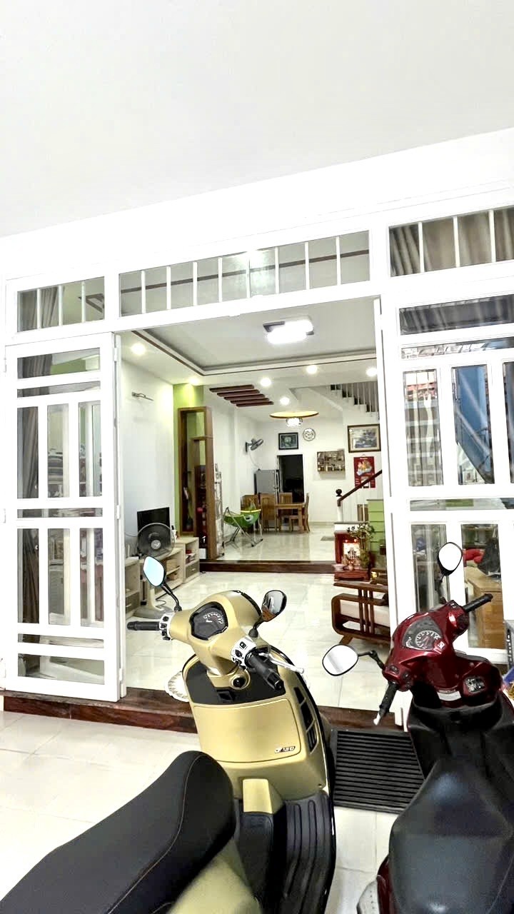 Bán nhà đường 339, Phước Long B, Q9, Thủ Đức, TP HCM. DT 100m2, 4 tầng, sổ hồng riêng, giá 11,55  16008636