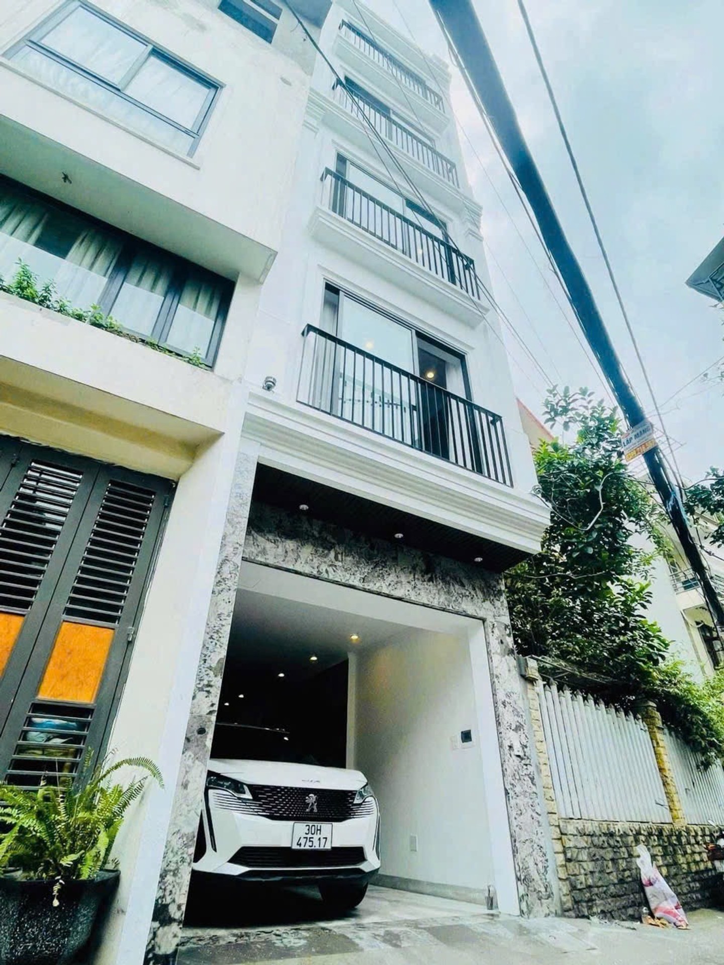 Bán nhà Ngọc thụy 11 tỷ 40m ô tô gara,thang máy,sổ đỏ Long Biên 16008648